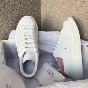 Alexander McQueen Pink Tail Women's Sports Shoes